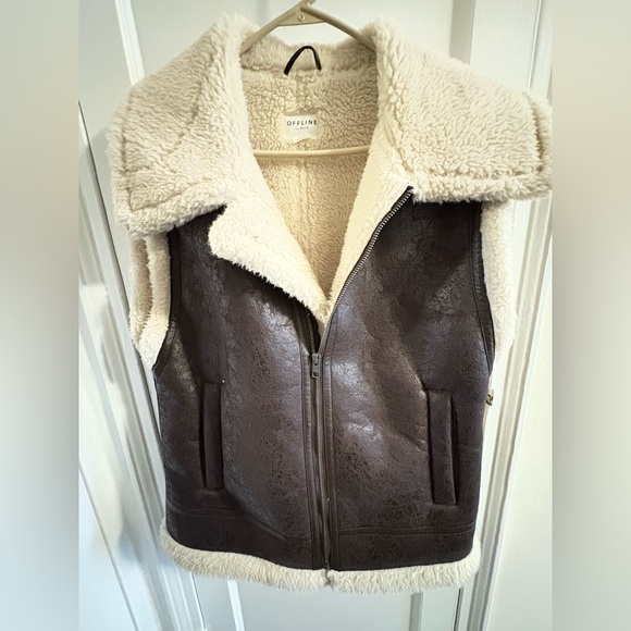 OFFLINE by aerie Faux Leather Sherpa Vest - Picture 4 of 6